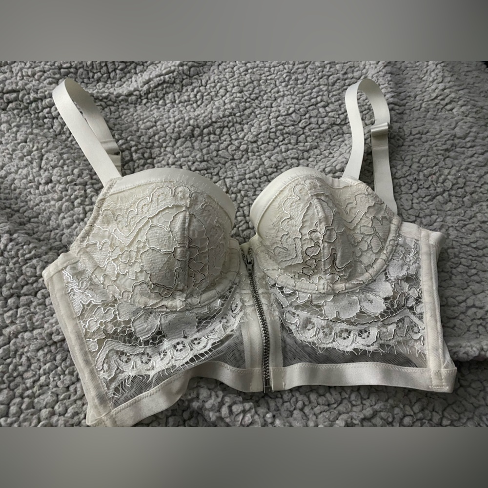Brand new Victoria secret bralette size 32c